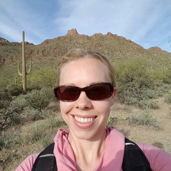 Meet your Posher, Amy - Picture 2 of 2